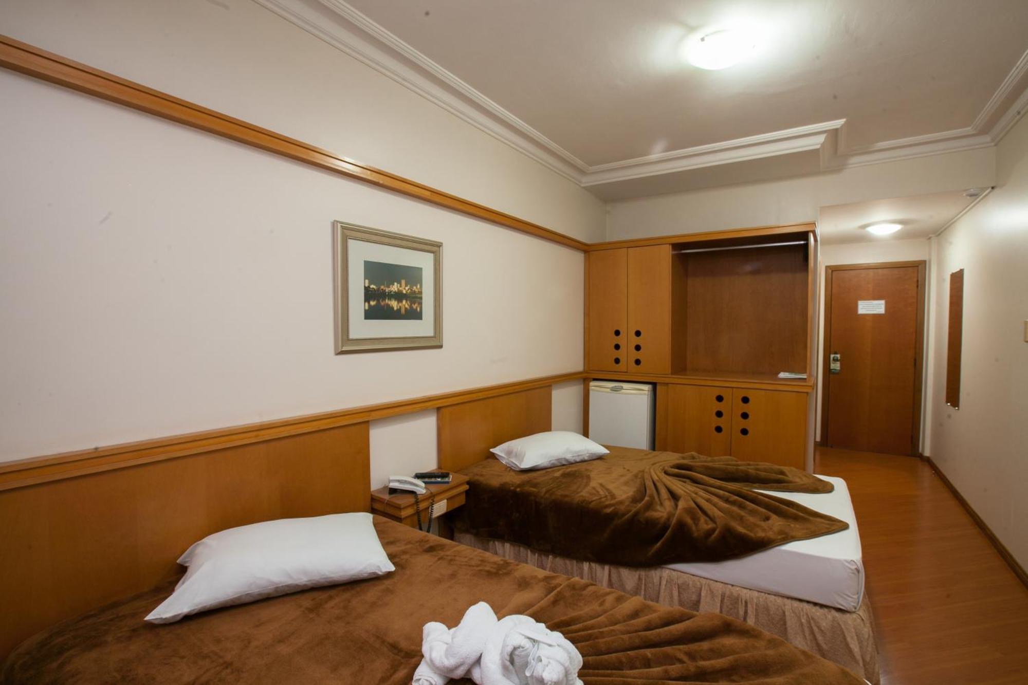 Grande Hotel غوارابوافا الغرفة الصورة